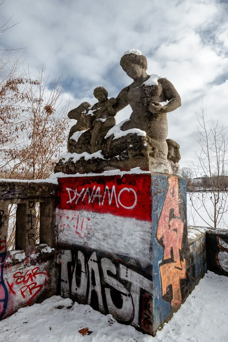 An image from the Weißensee collection