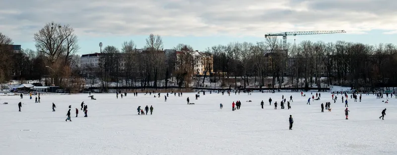 An image from the Weißensee collection