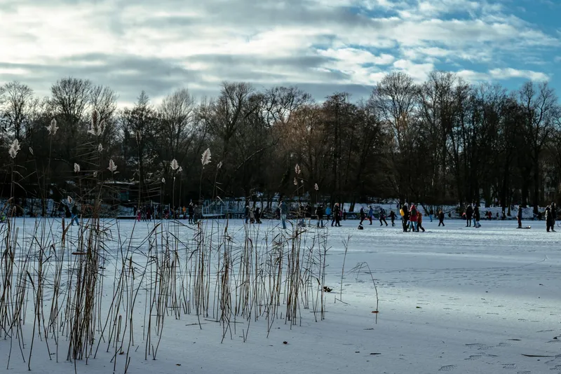 An image from the Weißensee collection